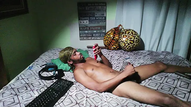 Snapshot of anthonyroth chatting on 09.28.25 anthonyroth online show from 09.28.25