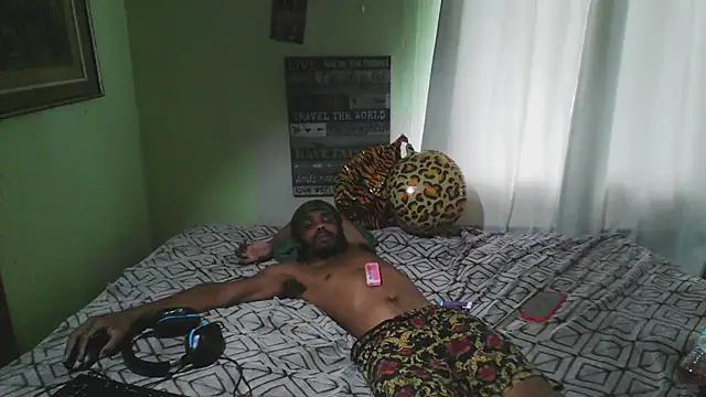 Snapshot of anthonyroth chatting on 10.02.25 anthonyroth online show from 10.02.25