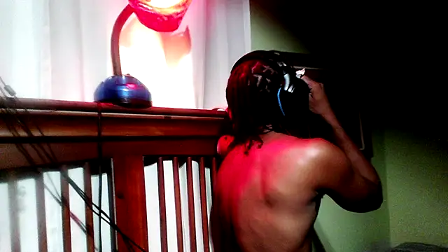 Snapshot of anthonyroth chatting on 10.22.25 anthonyroth online show from 10.22.25