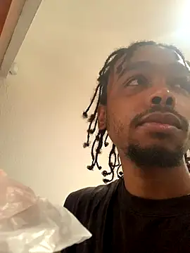 Snapshot of anthonyroth chatting on 10.25.25 anthonyroth online show from 10.25.25