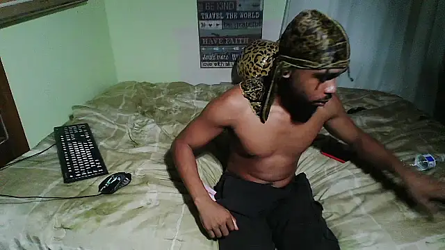 Snapshot of anthonyroth chatting on 10.31.25 anthonyroth online show from 10.31.25