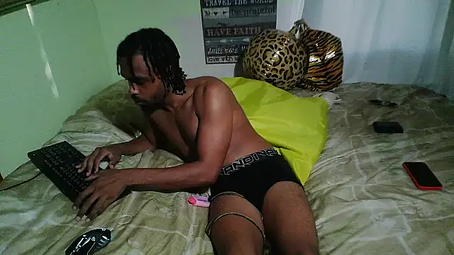 Snapshot of anthonyroth chatting on 11.01.25 anthonyroth online show from 11.01.25