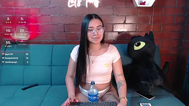 Snapshot of im_mariham_ chatting on 03.22.25 im mariham online show from 03.22.25