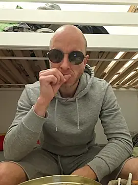 svenpfeifer online show from 05.17.26