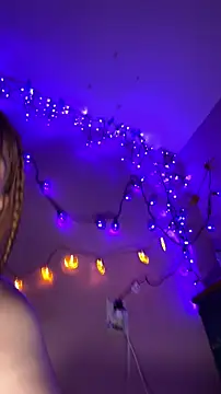 Snapshot of LoganPeny chatting on 10.22.25 LoganPeny online show from 10.22.25