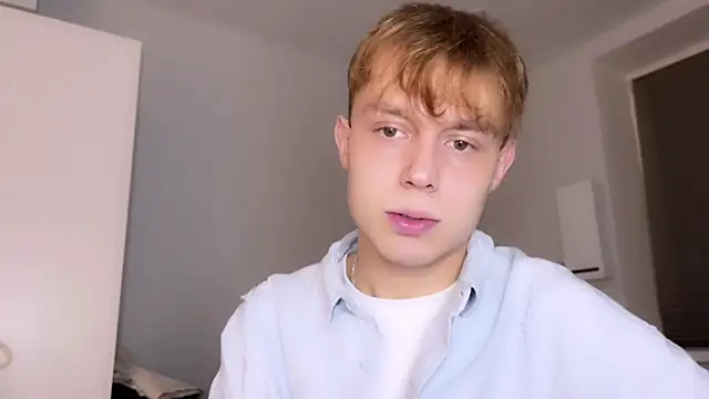 Snapshot of SlavaIsHere chatting on 03.12.25 SlavaIsHere online show from 03.12.25