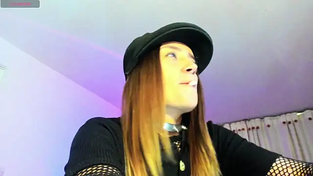 Hat girl online show from 09.11.25