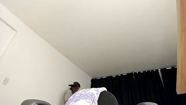 Hat girl online show from 07.01.26