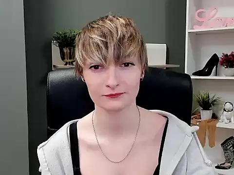 hottieBlair online show from 09.25.25