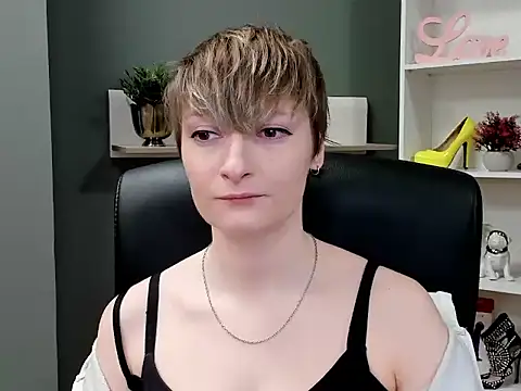 hottieBlair online show from 10.22.25