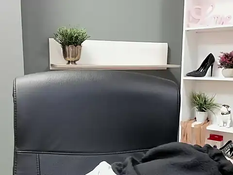 hottieBlair online show from 10.29.25