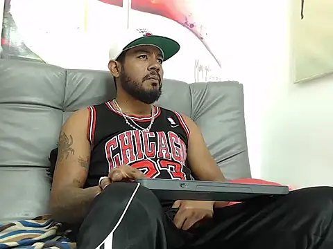 BladeFoxxx1 online show from 09.27.25