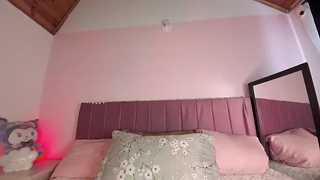 kitty-kryss online show from 10.24.25