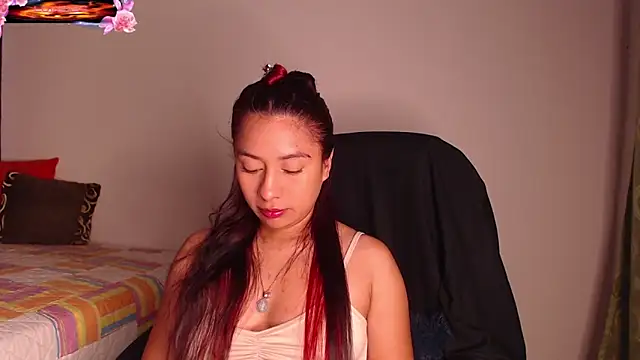 Snapshot of yes0225 chatting on 10.13.25 yes0225 online show from 10.13.25