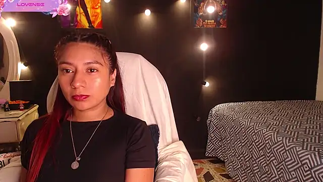 Snapshot of yes0225 chatting on 10.30.25 yes0225 online show from 10.30.25