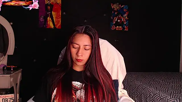 Snapshot of yes0225 chatting on 11.04.25 yes0225 online show from 11.04.25