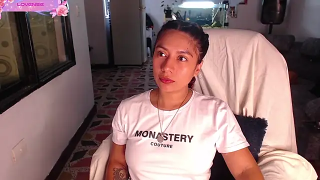 Snapshot of yes0225 chatting on 11.05.25 yes0225 online show from 11.05.25