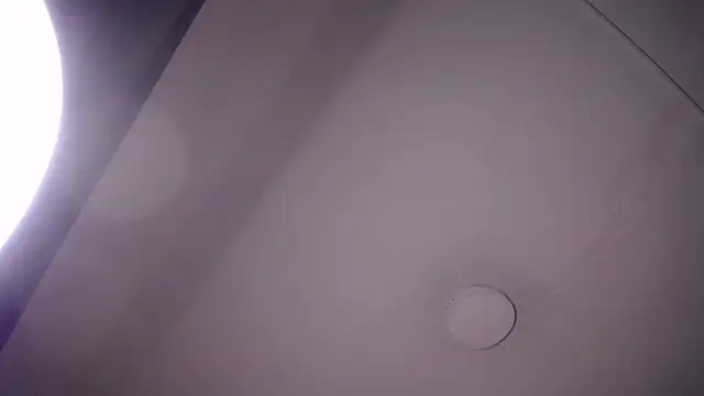 Violet King online show from 10.04.25