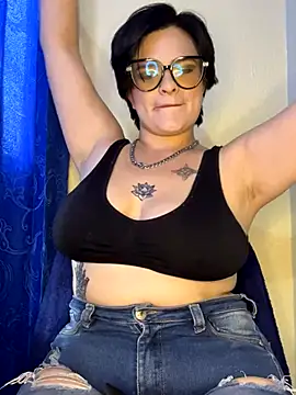 Snapshot of Mistress_Niky_ chatting on 10.10.25 Mistress Niky online show from 10.10.25