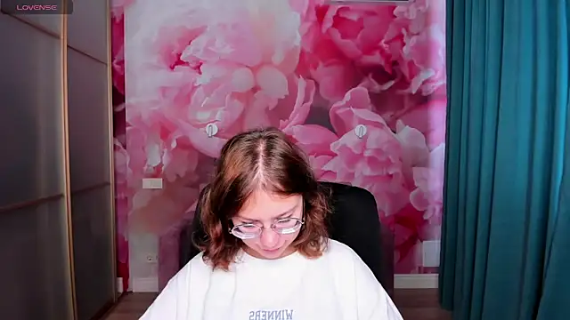 AngelinaLow online show from 10.02.25