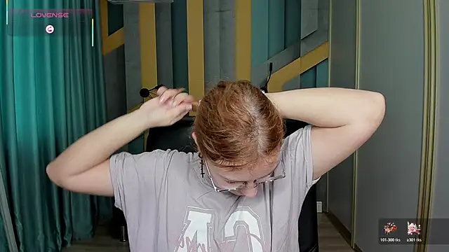 AngelinaLow online show from 12.18.25