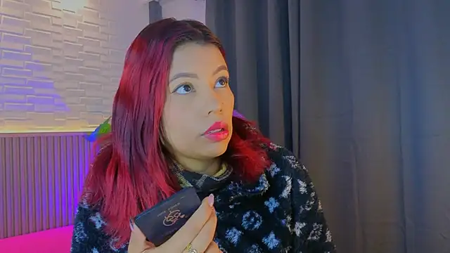 Snapshot of TiffanyWalk chatting on 09.27.25 TiffanyWalk online show from 09.27.25