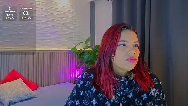 Snapshot of TiffanyWalk chatting on 10.01.25 TiffanyWalk online show from 10.01.25