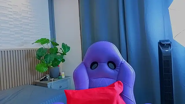 TiffanyWalk online show from 02.26.26