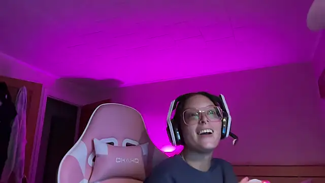 SpaceCowWhore online show from 09.21.25