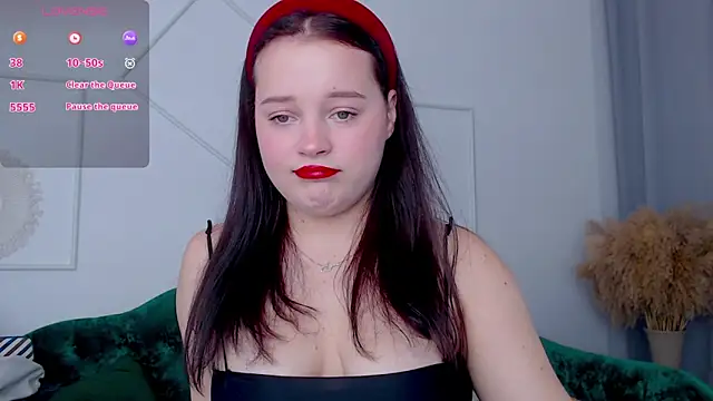 Snapshot of Cute_kitty- chatting on 10.01.25 Cute kitty- online show from 10.01.25