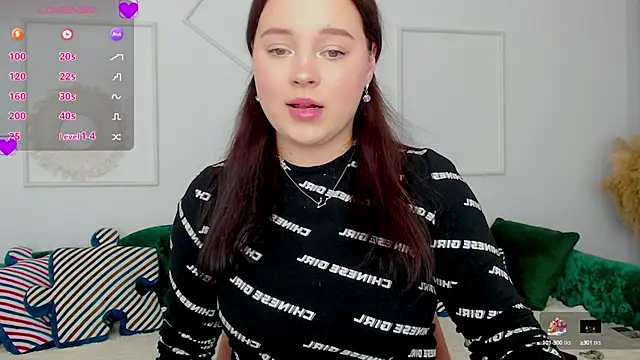 Snapshot of Cute_kitty- chatting on 10.03.25 Cute kitty- online show from 10.03.25