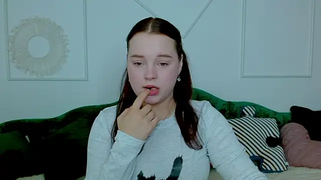 Snapshot of Cute_kitty- chatting on 10.16.25 Cute kitty- online show from 10.16.25