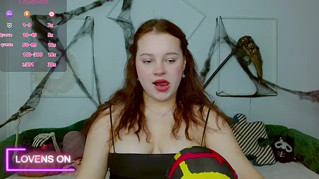 Snapshot of Cute_kitty- chatting on 10.28.25 Cute kitty- online show from 10.28.25