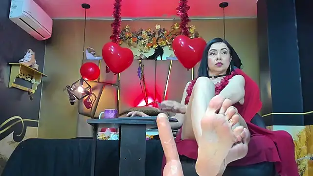 Snapshot of Kendraa_Hot chatting on 02.14.26 Kendraa Hot online show from 02.14.26