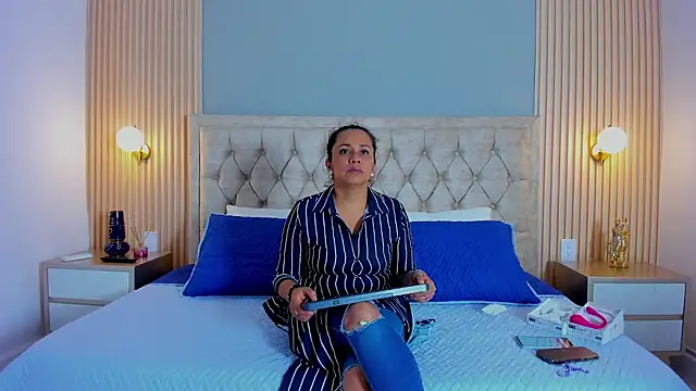 Hera goddesss online show from 10.06.25