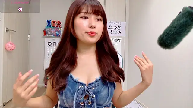 Snapshot of miharu01 chatting on 10.16.25 miharu01 online show from 10.16.25