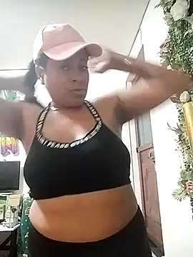 Snapshot of Tu-Reina chatting on 09.23.25 Tu-Reina online show from 09.23.25