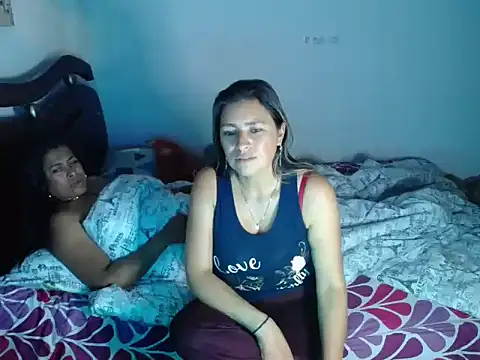 Snapshot of Tu-Reina chatting on 09.26.25 Tu-Reina online show from 09.26.25