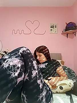 Snapshot of MeCherryy chatting on 09.24.25 MeCherryy online show from 09.24.25