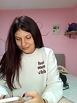 Snapshot of MeCherryy chatting on 09.27.25 MeCherryy online show from 09.27.25