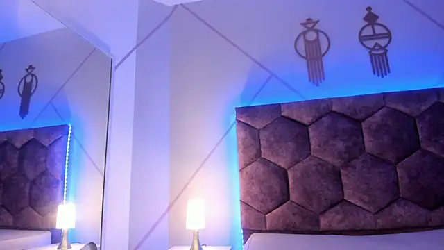Chloe Durand  online show from 03.19.25