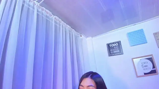 Snapshot of Pretty_Johnson_ chatting on 02.14.26 Pretty Johnson online show from 02.14.26