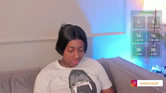 Kendallbleer online show from 12.22.25