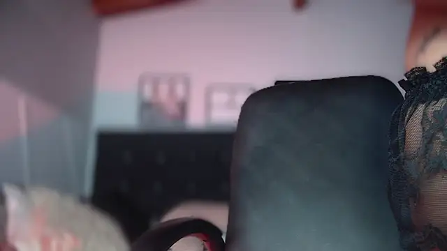 Snapshot of Taylor_dolll chatting on 09.22.25 Taylor dolll online show from 09.22.25