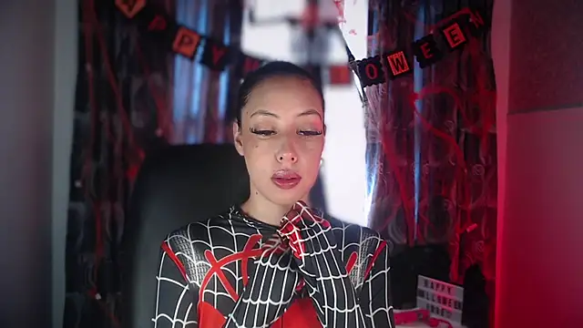 Snapshot of Taylor_dolll chatting on 10.24.25 Taylor dolll online show from 10.24.25