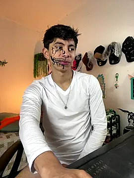 Snapshot of Yaiden_11 chatting on 10.31.25 Yaiden 11 online show from 10.31.25