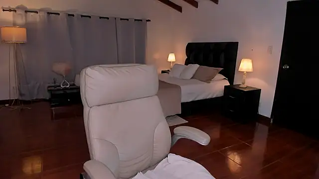 karla hill 28 online show from 12.17.25