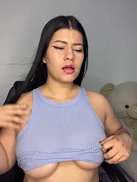 Snapshot of Saanvi21 chatting on 10.04.25 Saanvi21 online show from 10.04.25