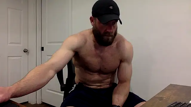 Snapshot of clarkefit chatting on 03.16.25 clarkefit online show from 03.16.25