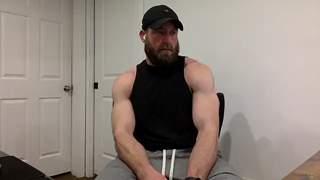 Snapshot of clarkefit chatting on 03.20.25 clarkefit online show from 03.20.25